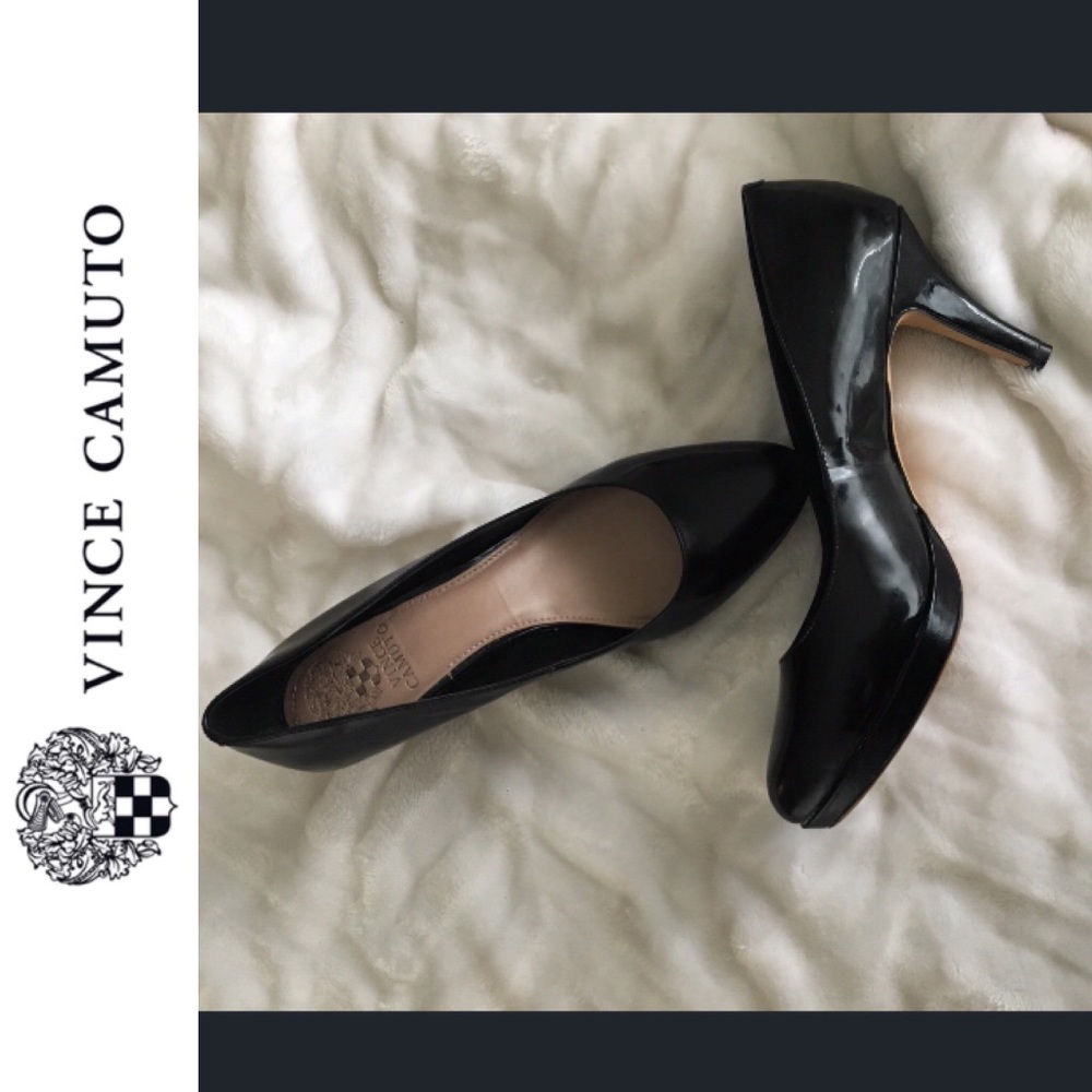 Vince Camuto black pumps